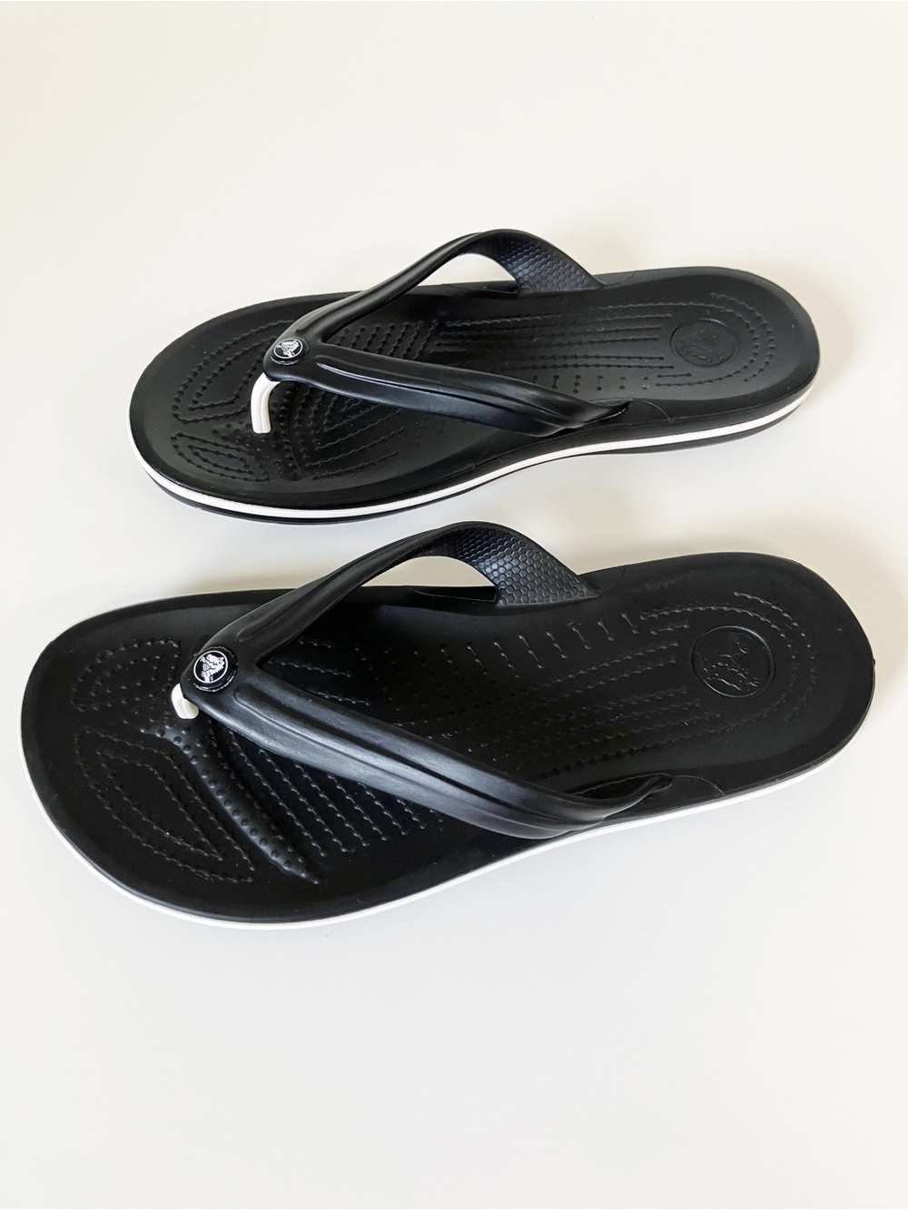 Crocs | Black Crocband Unisex Flip Flops 8 Beach Minimalist Neutral Summer - Picture 5 of 6